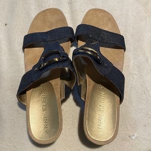Anne Klein iflex sandals in sparkly blue denim. Great shape size 9 M